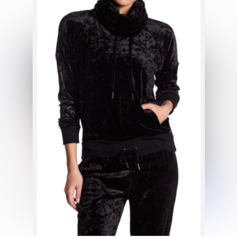 Betsy Johnson velvet track suit size medium the pants have no tag / set
